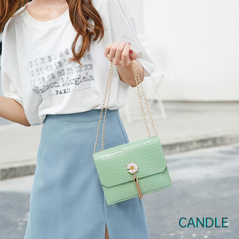 Túi Xách Da Pu Họa Tiết Hoa Cúc Đính Tua Rua Thời Trang