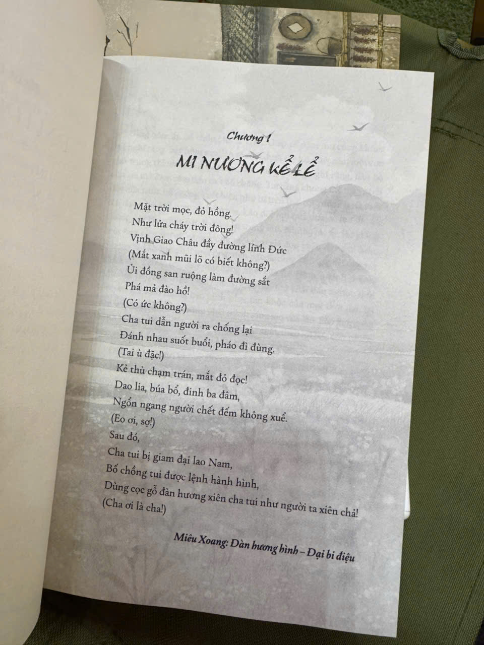 Combo 2 cuốn Mạc Ngôn: ĐÀN HƯƠNG HÌNH + BÁU VẬT CỦA ĐỜI – Bìa cứng – Tác giả đoạt giải Nobel văn chương 2012 – Trần Đình Hiến dịch – Huy Hoàng Bookstore