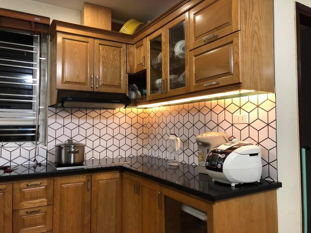 Decal dán bếp dán trang trí, kích thước 0.6m x 1.0m / miếng, cách nước có keo mặt sau, hình ảnh sắc nét