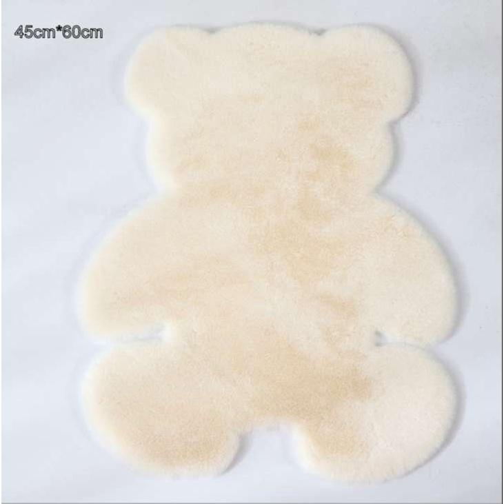 Thảm Lông Hình Gấu, chất liệu mềm mịn, phía dưới có lót chống trơn trượt