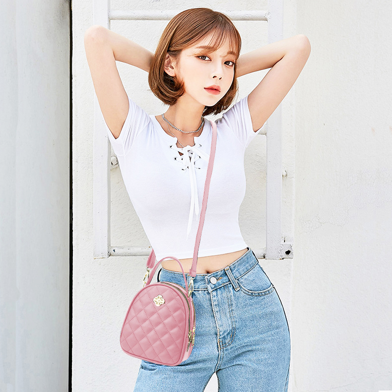 Túi Hộp Đeo Chéo Đính Hoa Kẻ Caro TBL18