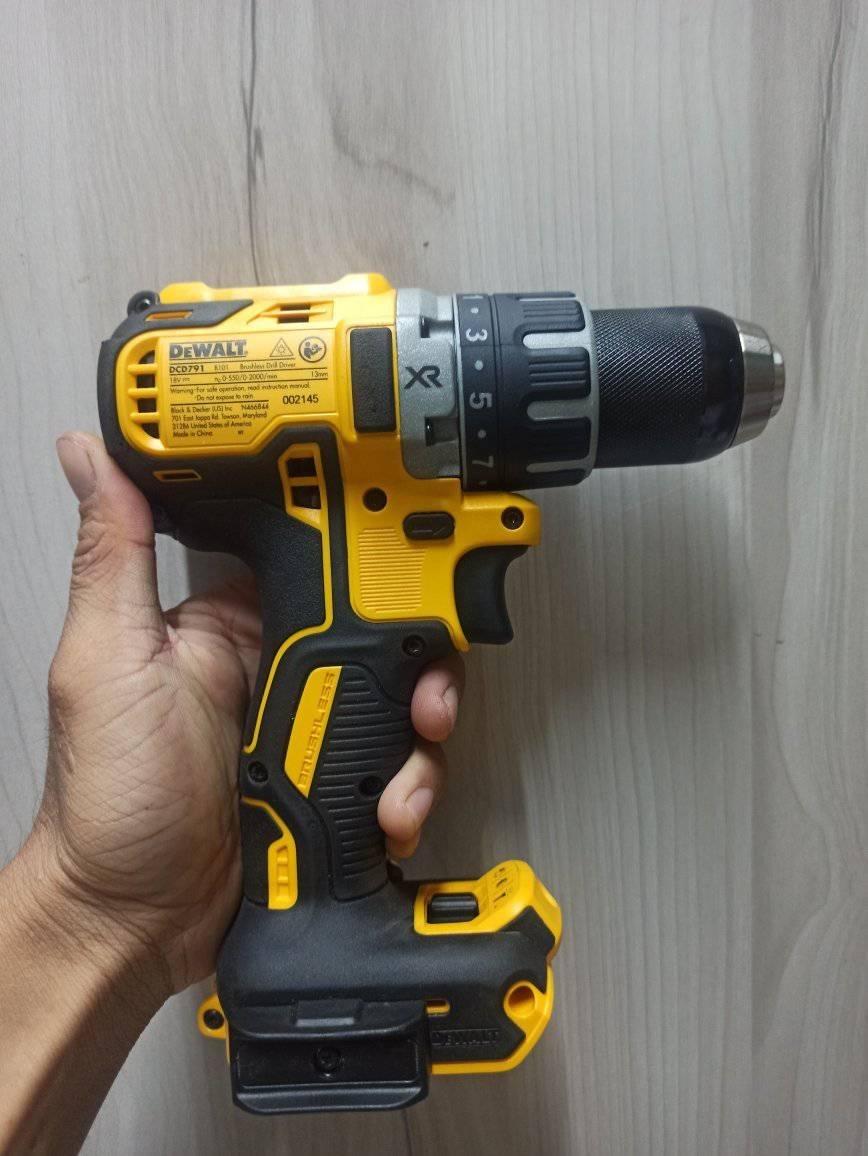 MÁY KHOAN PIN CẦM TAY 18V DEWALT DCD791D1- HÀNG CHÍNH HÃNG