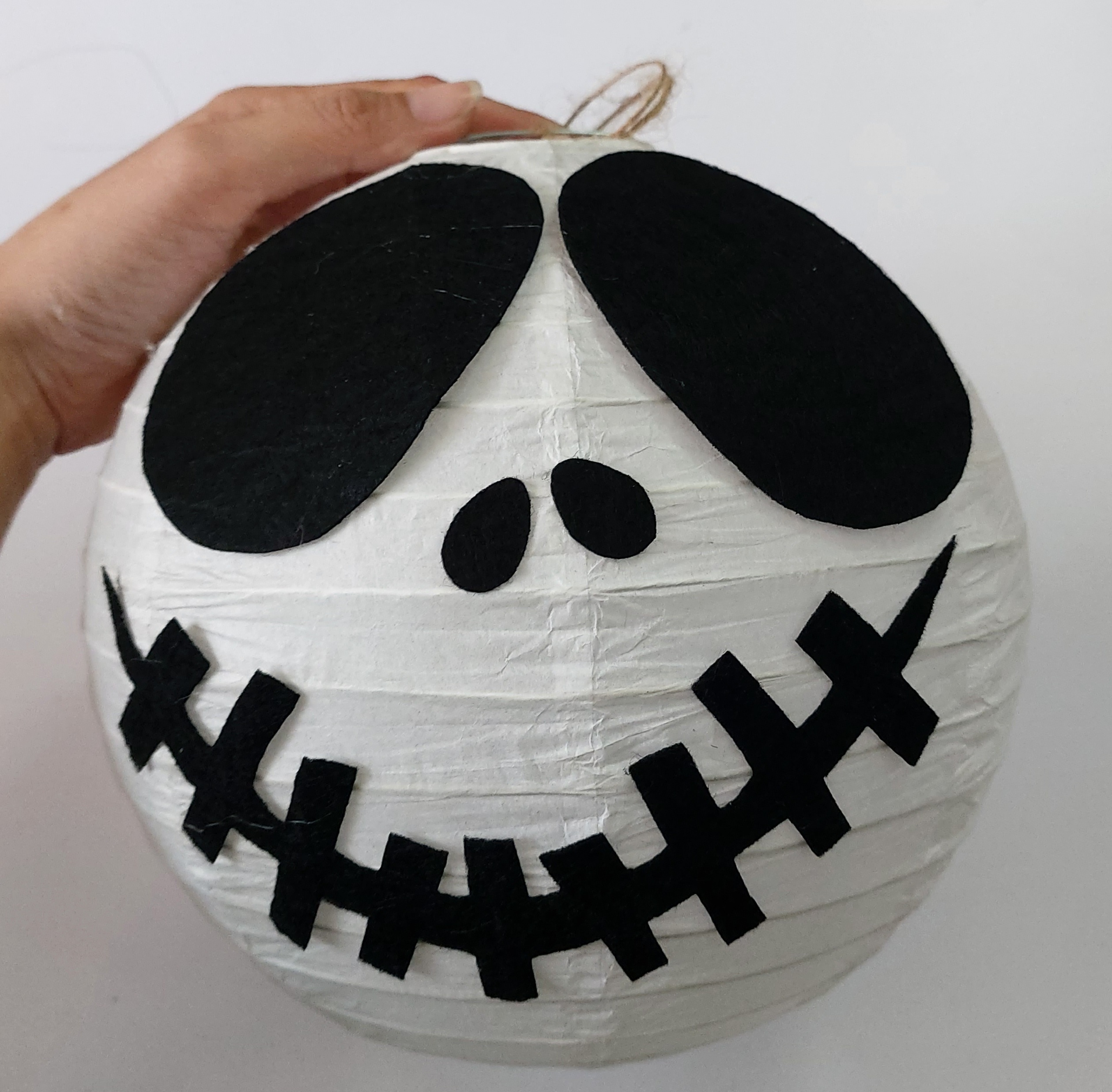 Lồng đèn giấy Halloween kèm đèn led có tua rua