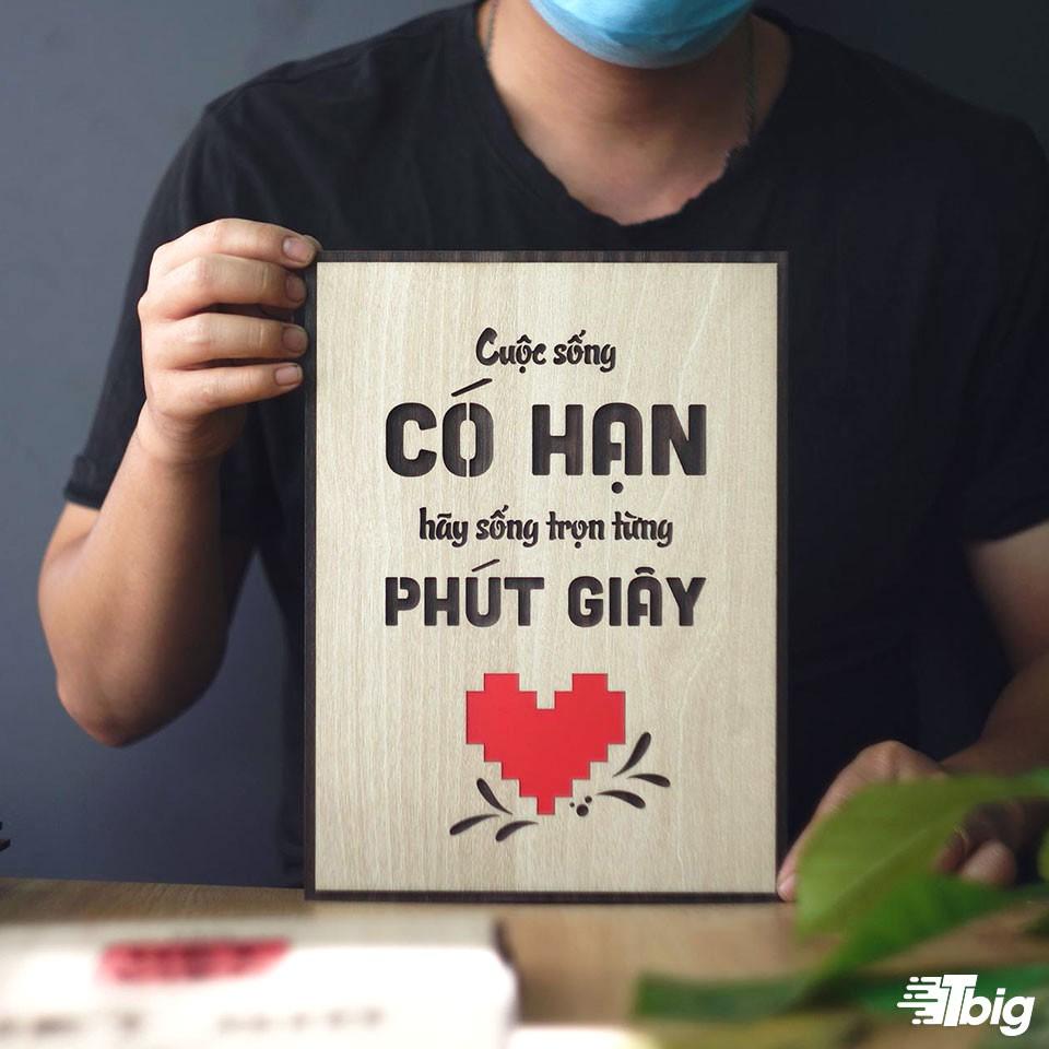 Tranh động lực văn phòng - Cuộc sống có hạn hãy sống trọn từng phút giây