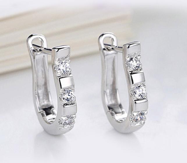 Bông tai chữ U đá zricon BHBT102