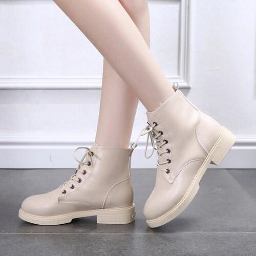 Giày boots ulzzang cao cổ màu be và đen cao 3cm có lót lông