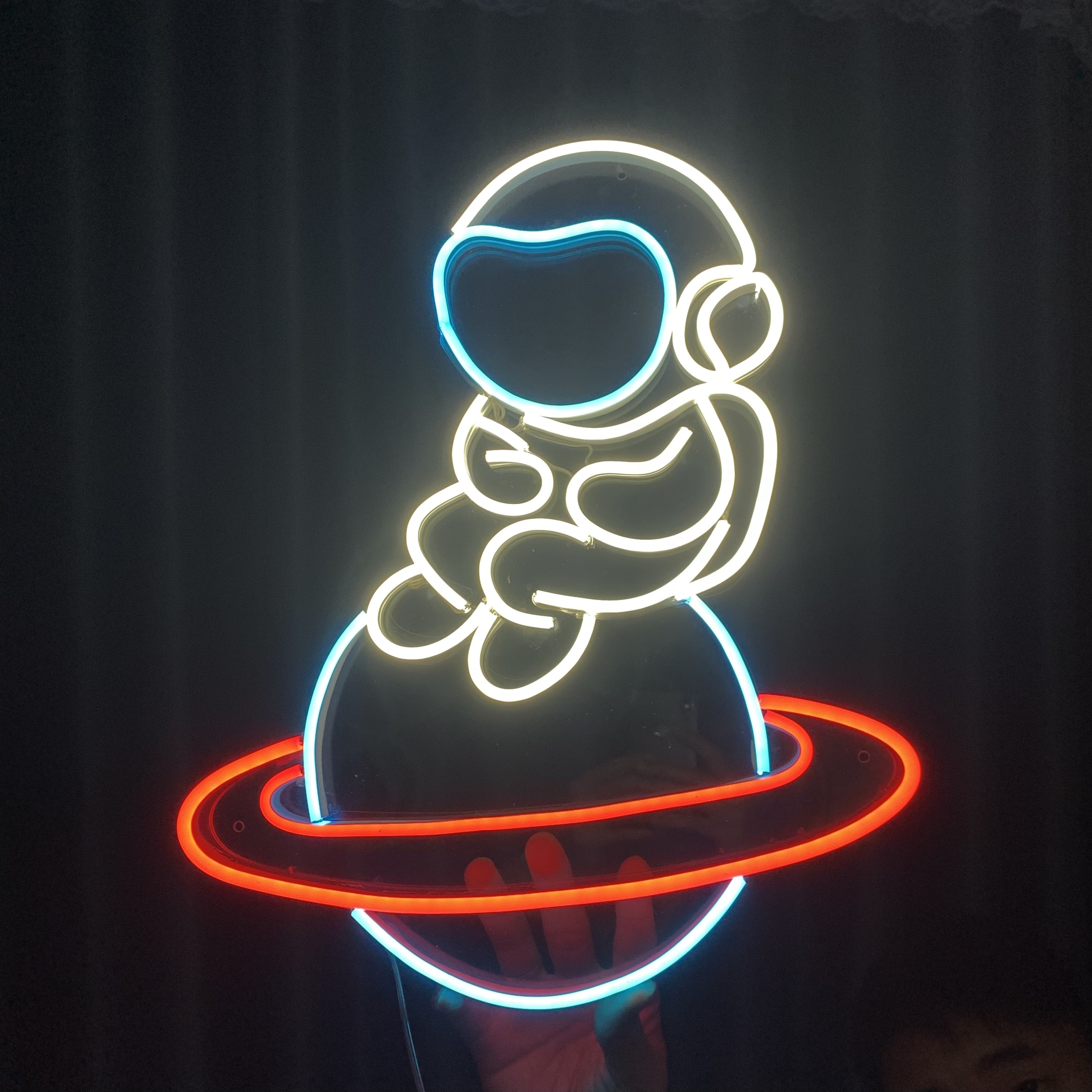 Đèn led neon phi hành gia