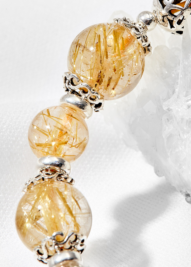 Vòng tay thạch anh tóc vàng phối hoa sen Ngọc Quý Gemstones