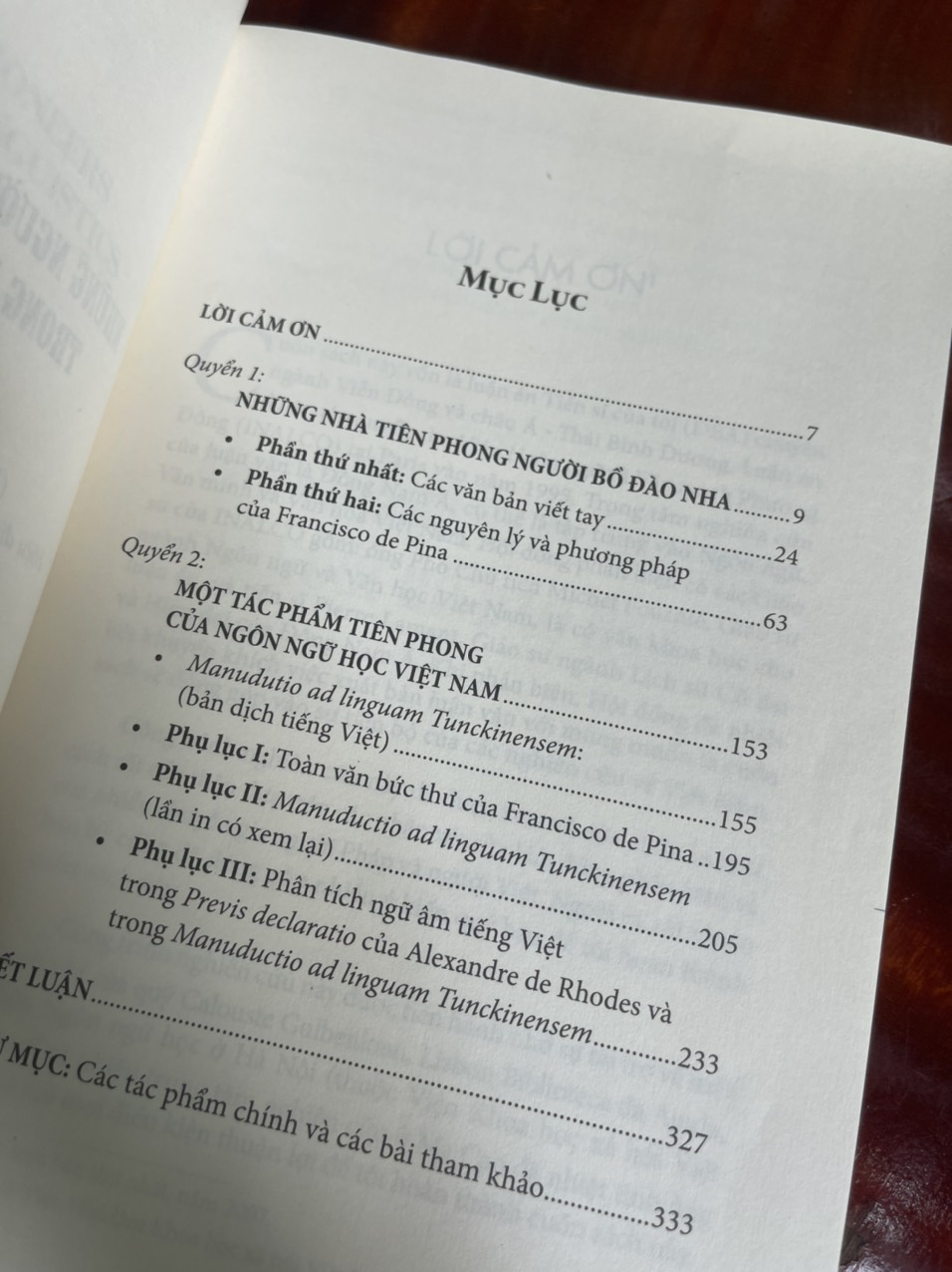 NHỮNG NGƯỜI BỒ ĐÀO NHA TIÊN PHONG TRONG LĨNH VỰC VIỆT NGỮ HỌC (CHO ĐẾN 1650)  (Bìa mềm)  – Roland Jacques – Viện Ngôn ngữ học dịch và hiệu đính - MaiHaBooks