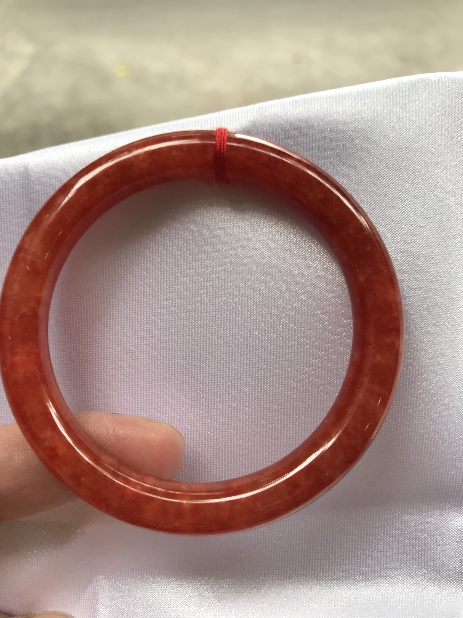 Vòng Cẩm Thạch Đỏ Đẹp A Ni 51mm x chột 8mm màu đỏ bông tươi sáng bóng đẹp nữ 50kg - 53kg đeo mệnh hỏa mệnh thổ đeo xuất sắc đẹp món quà tặng ý nghĩa ạ