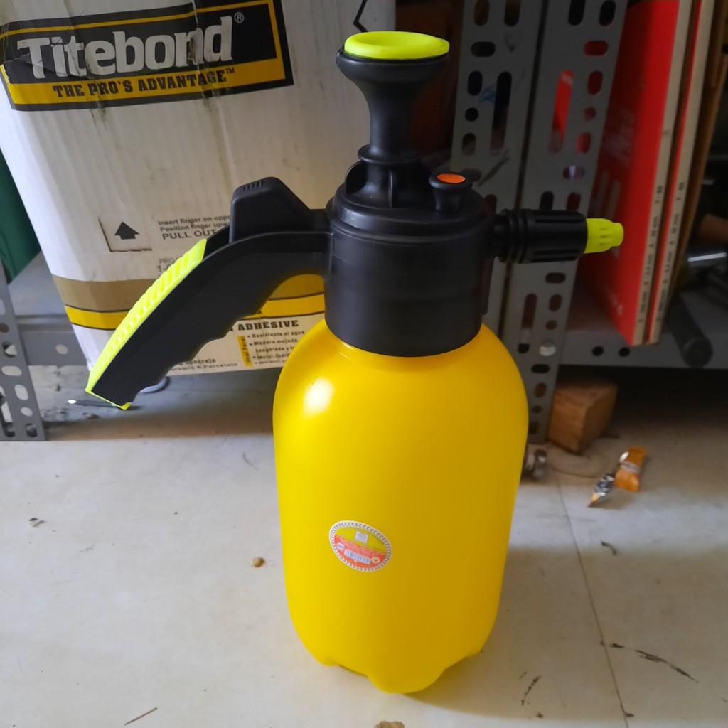 Bình xịt tưới cây loại day 2.5 lít việt nhật