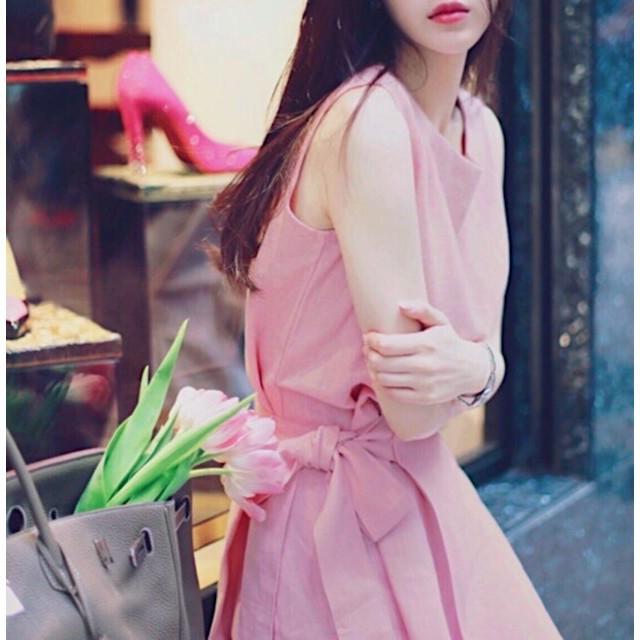 Đầm Suông Ngắn Hồng Đắp Tà Cột Eo