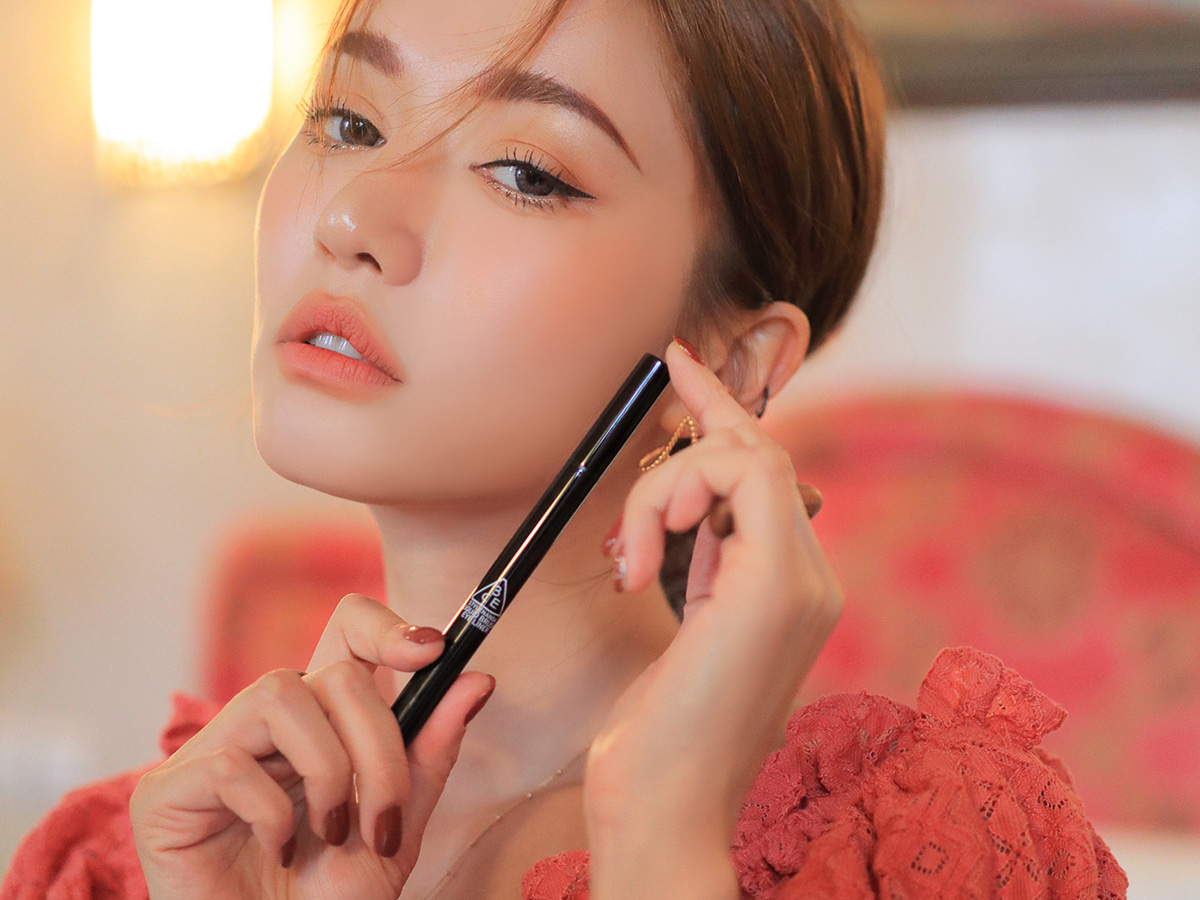 Bút Kẻ Mắt Nước 3CE LIQUID BRUSH EYE LINER Cho Đôi Mắt Thêm Sắc Nét