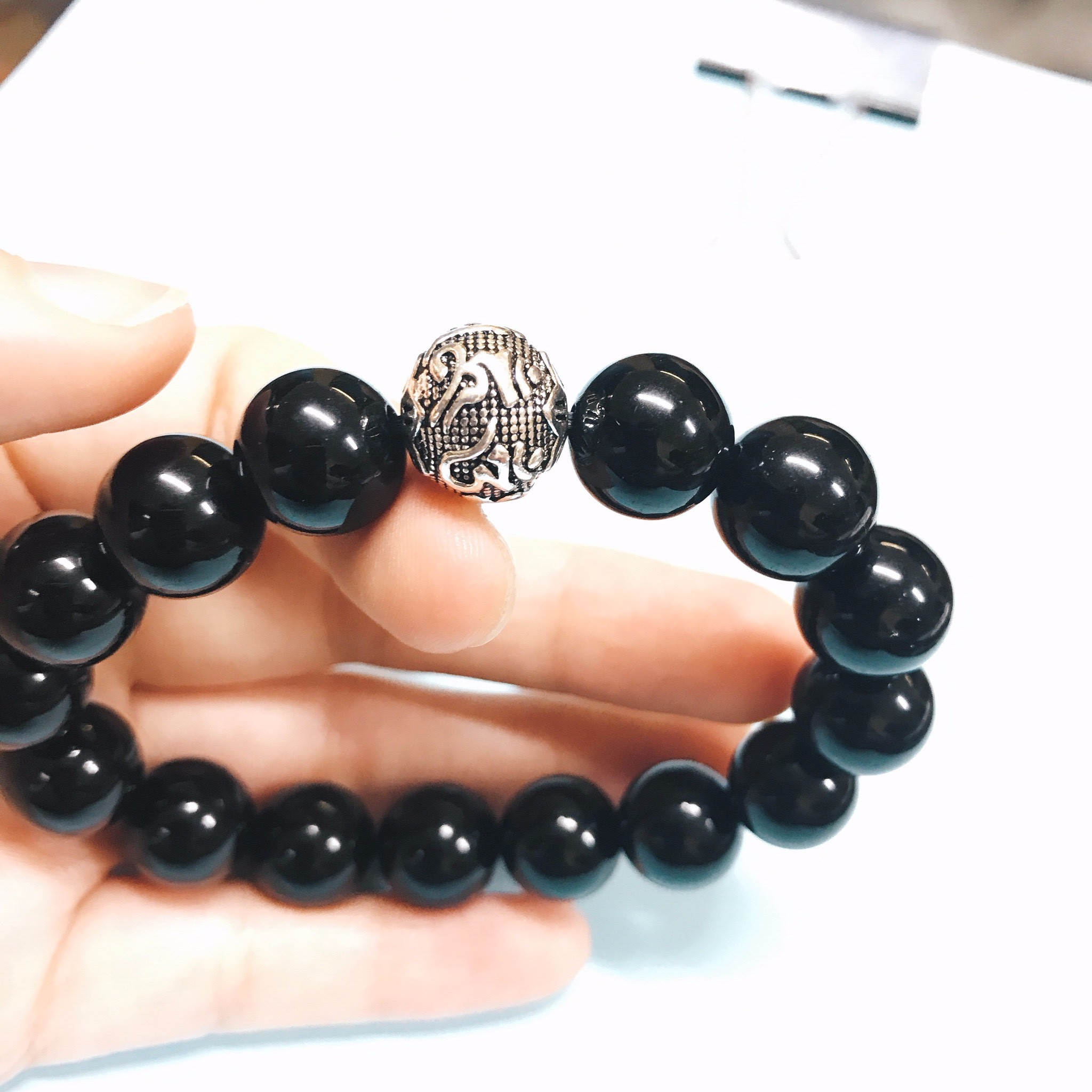 Vòng Tay Phong Thủy Đá Obsidian Núi Lửa Mix Charm Omshanti Bạc cho Nam Mệnh Thủy, Mệnh Mộc