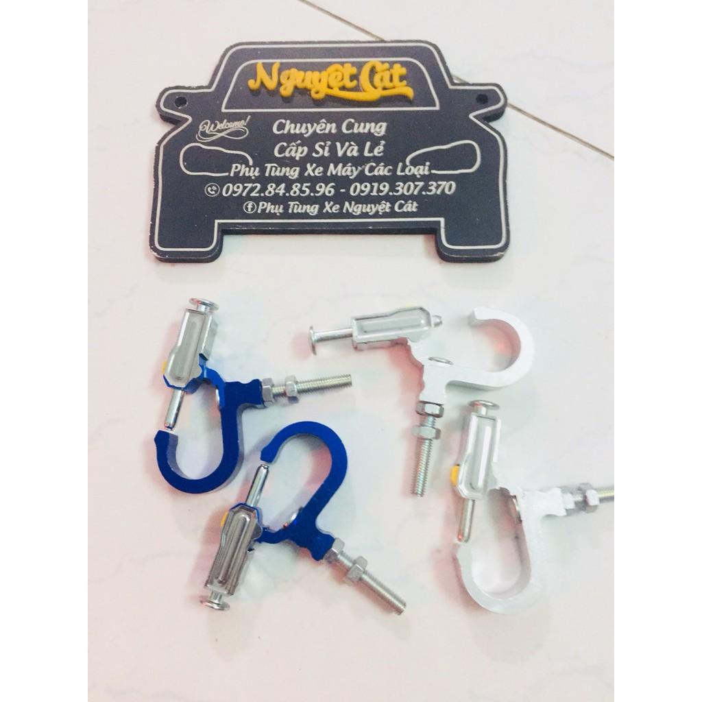 Móc treo đồ xe máy