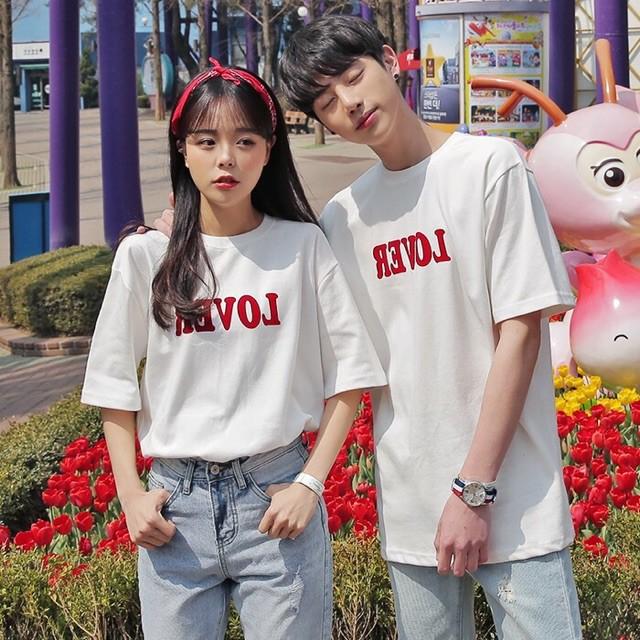 Áo thun đôi tay lỡ love