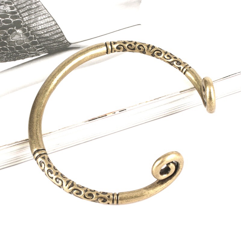 VÒNG TAY GẬY NHƯ Ý TÔN NGỘ KHÔNG BẰNG ĐỒNG