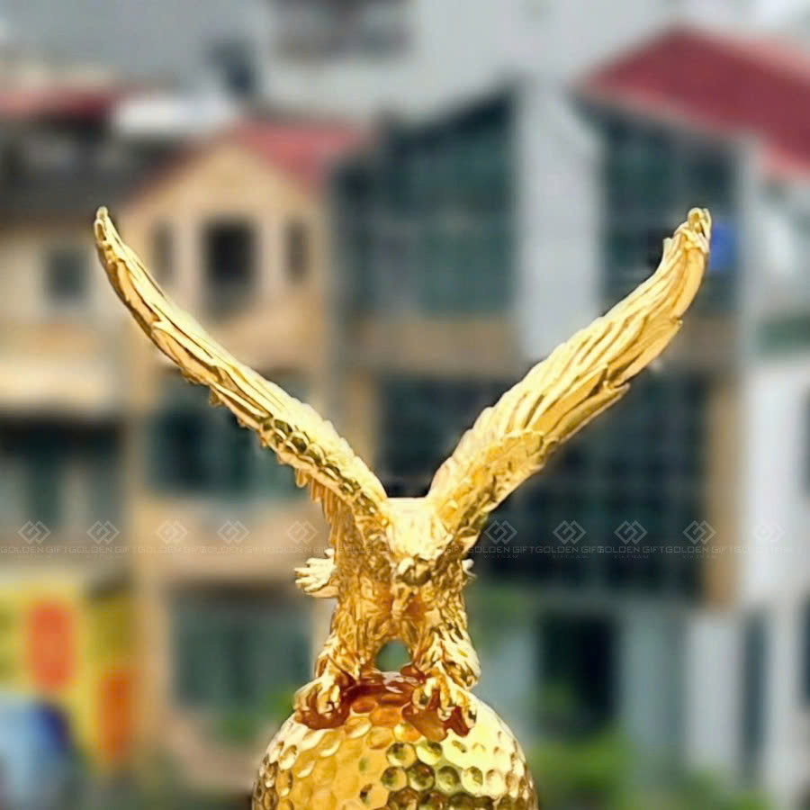 Đại bàng tung cánh - Biểu tượng giải Eagle goft