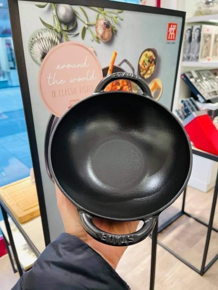 CHẢO GANG STAUB BABY WOK 16CM made in France Hàng chính hãng