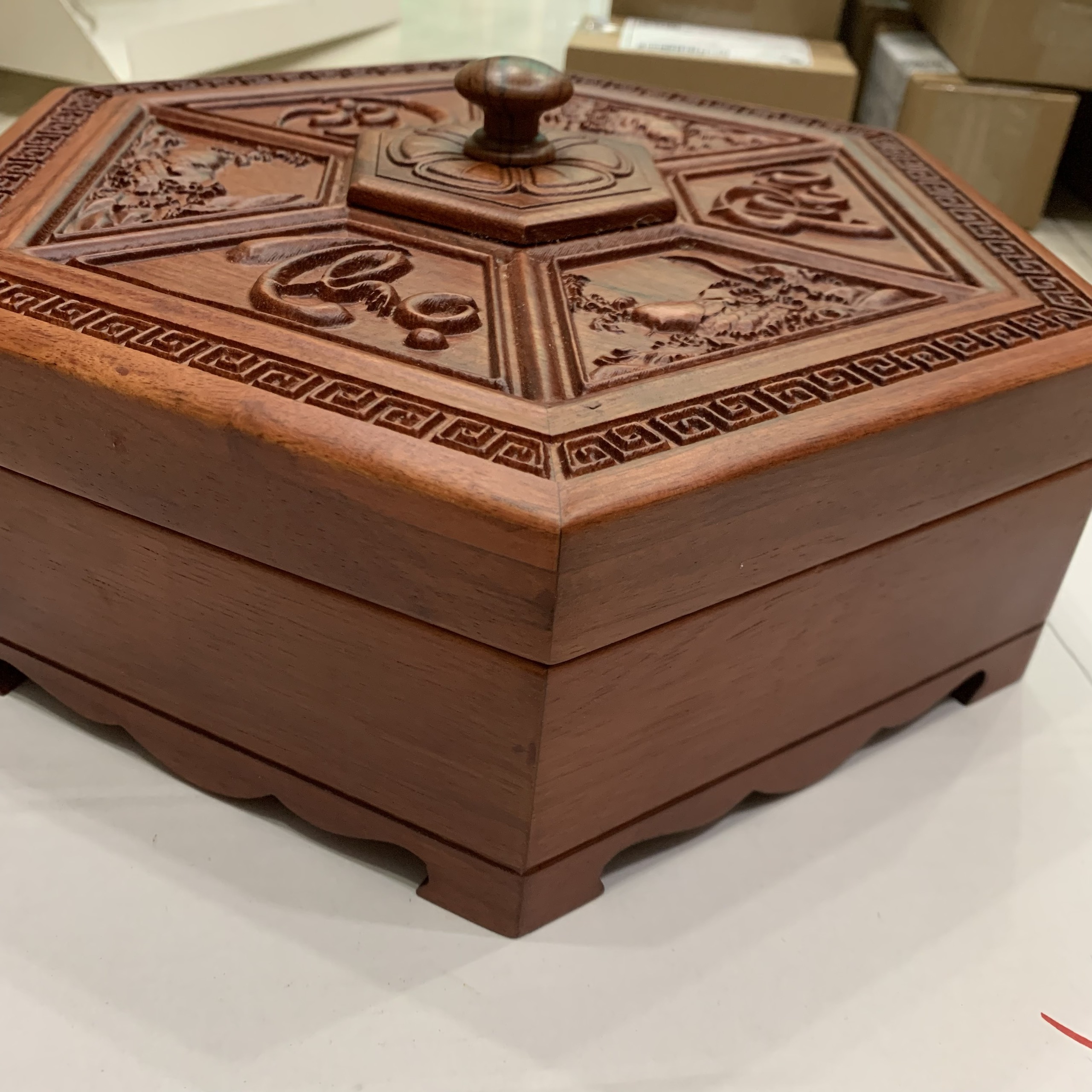 Khay đựng mứt tết lục giác trạm Phúc Lộc Thọ bằng gỗ hương cao cấp - size lớn - khay gỗ đựng mứt tết
