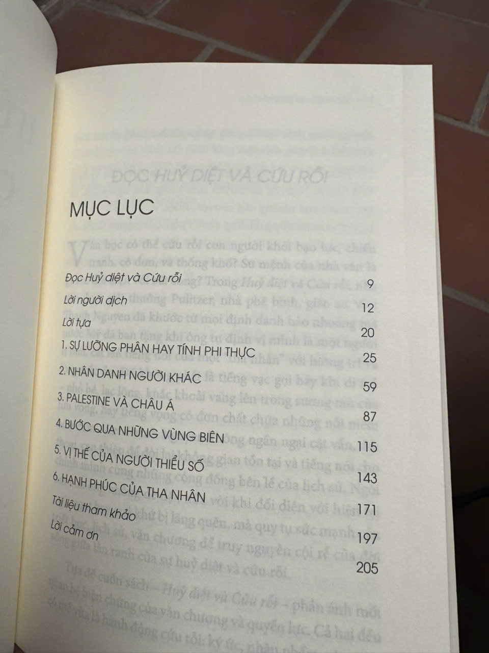 HỦY DIỆT VÀ CỨU RỖI - Viet Thanh Nguyen - TIMES