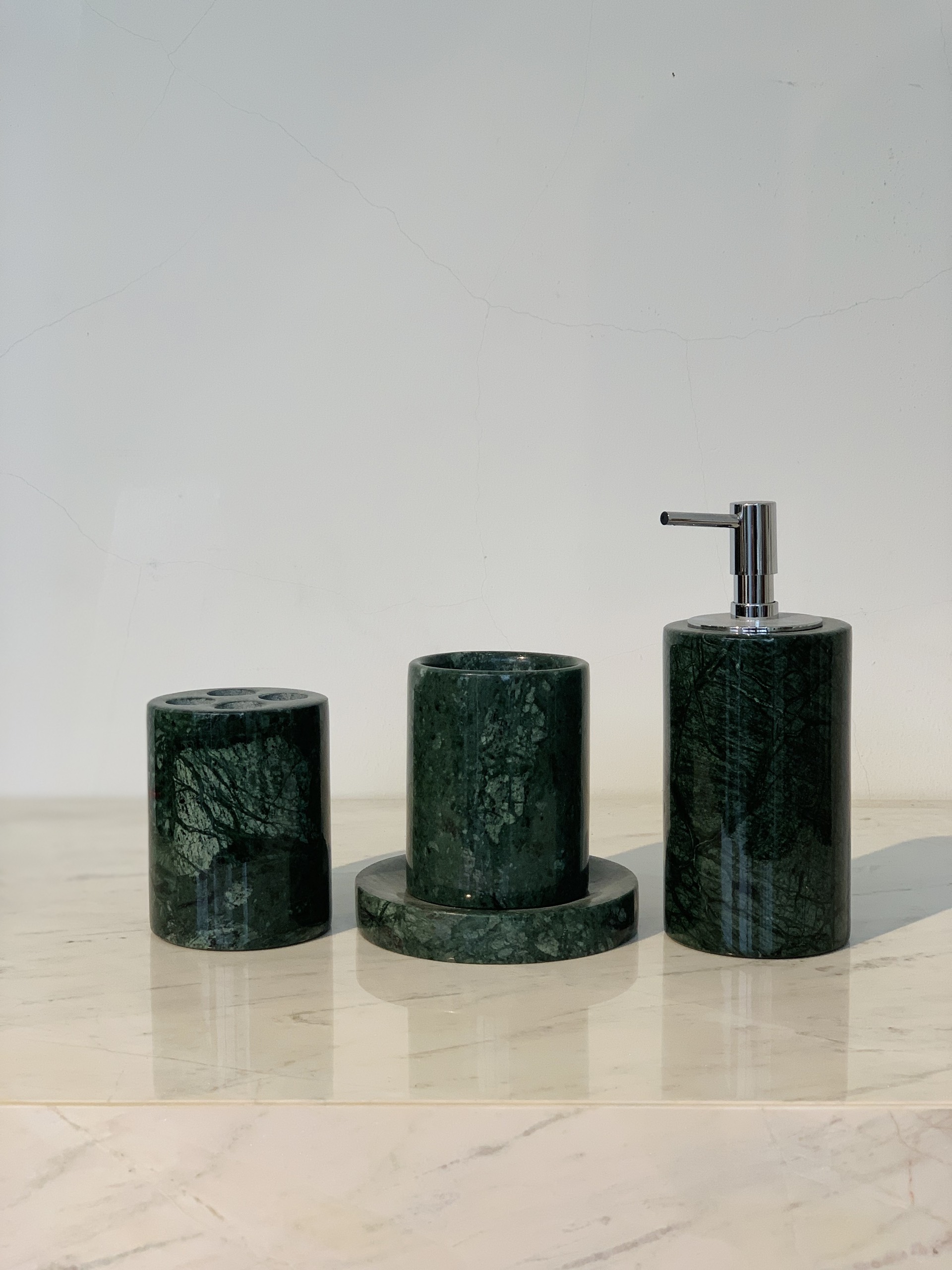 Bộ phụ kiện phòng tắm 4 món đá xanh dưa - Đá marble tự nhiên