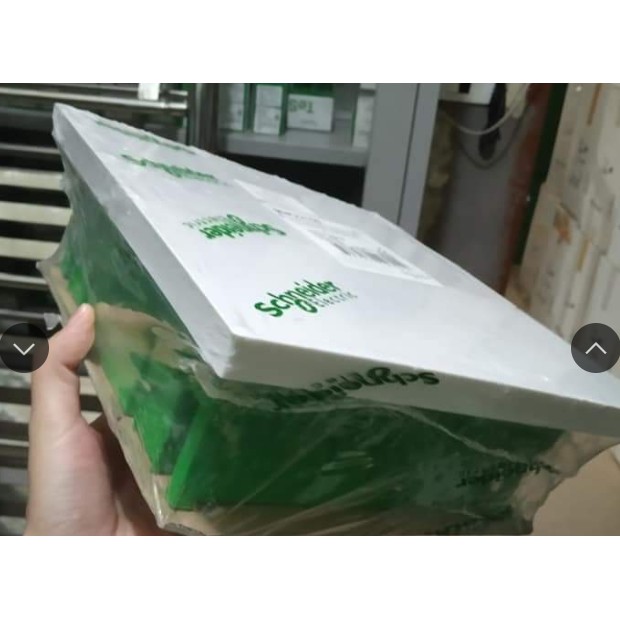 Tủ điện nhựa âm tường cánh trắng - Resi9 MP Schneider