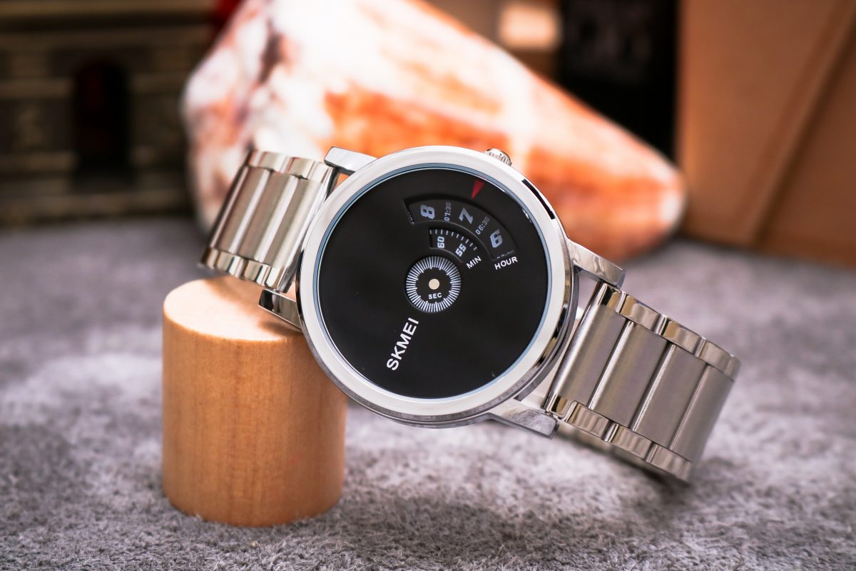 Đồng hồ nam Skmei 1260 dây thép bạc mặt đen