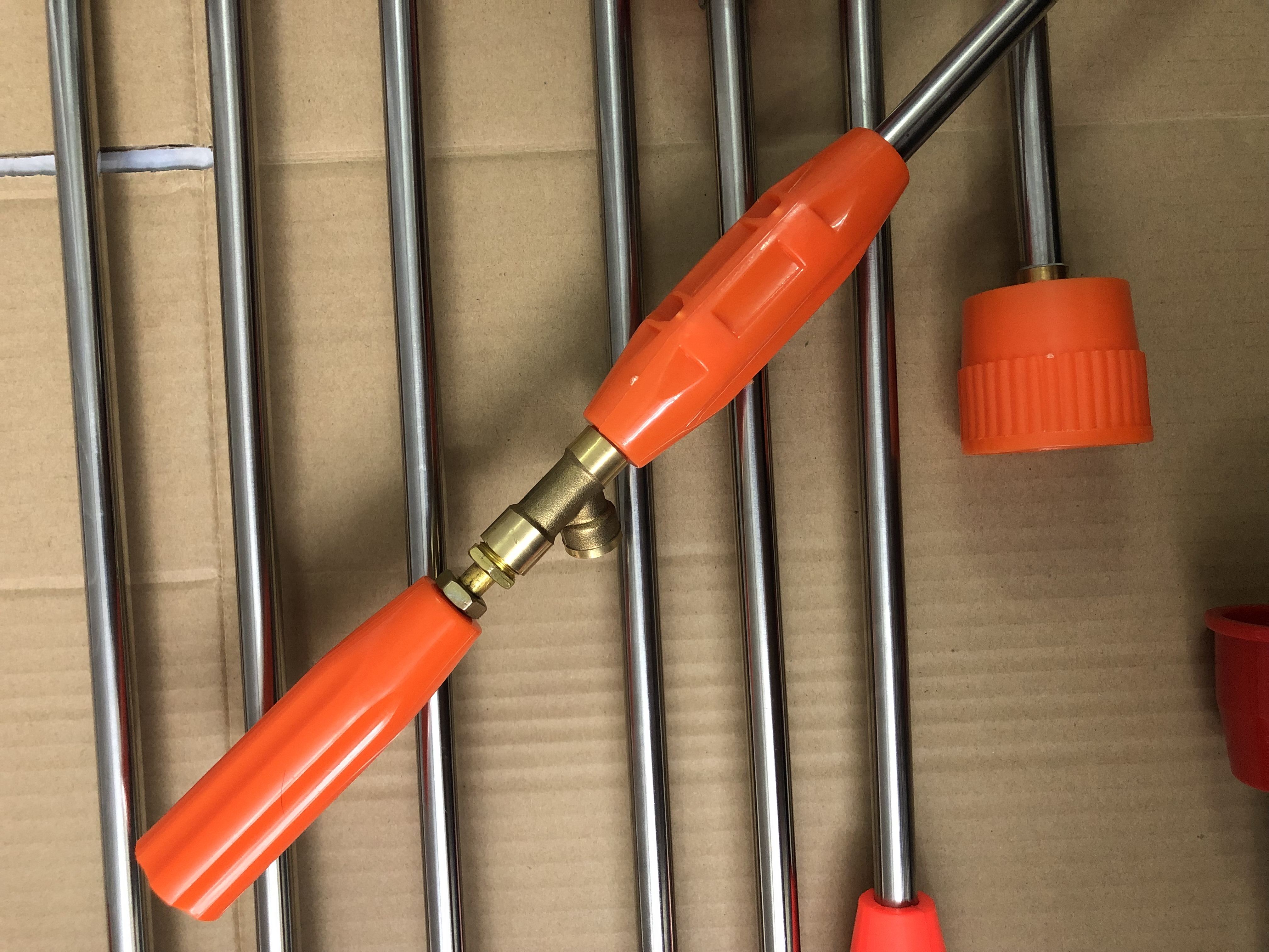 Cần xịt loa đỏ thẳng / xoay 180 độ phun thuốc trừ sâu, xịt rửa xe. Nhiều kích cỡ lựa chọn, hàng đẹp, chất lượng.