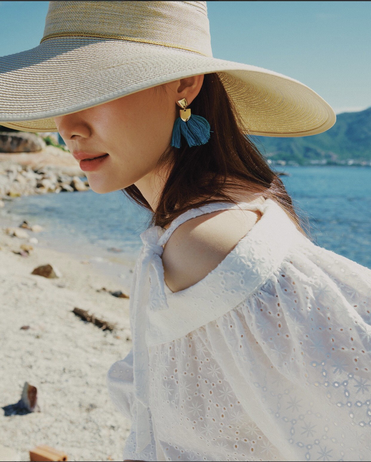 Áo Croptop Thêu Hạ Vũ TOP235 thời trang thiết kế Hity