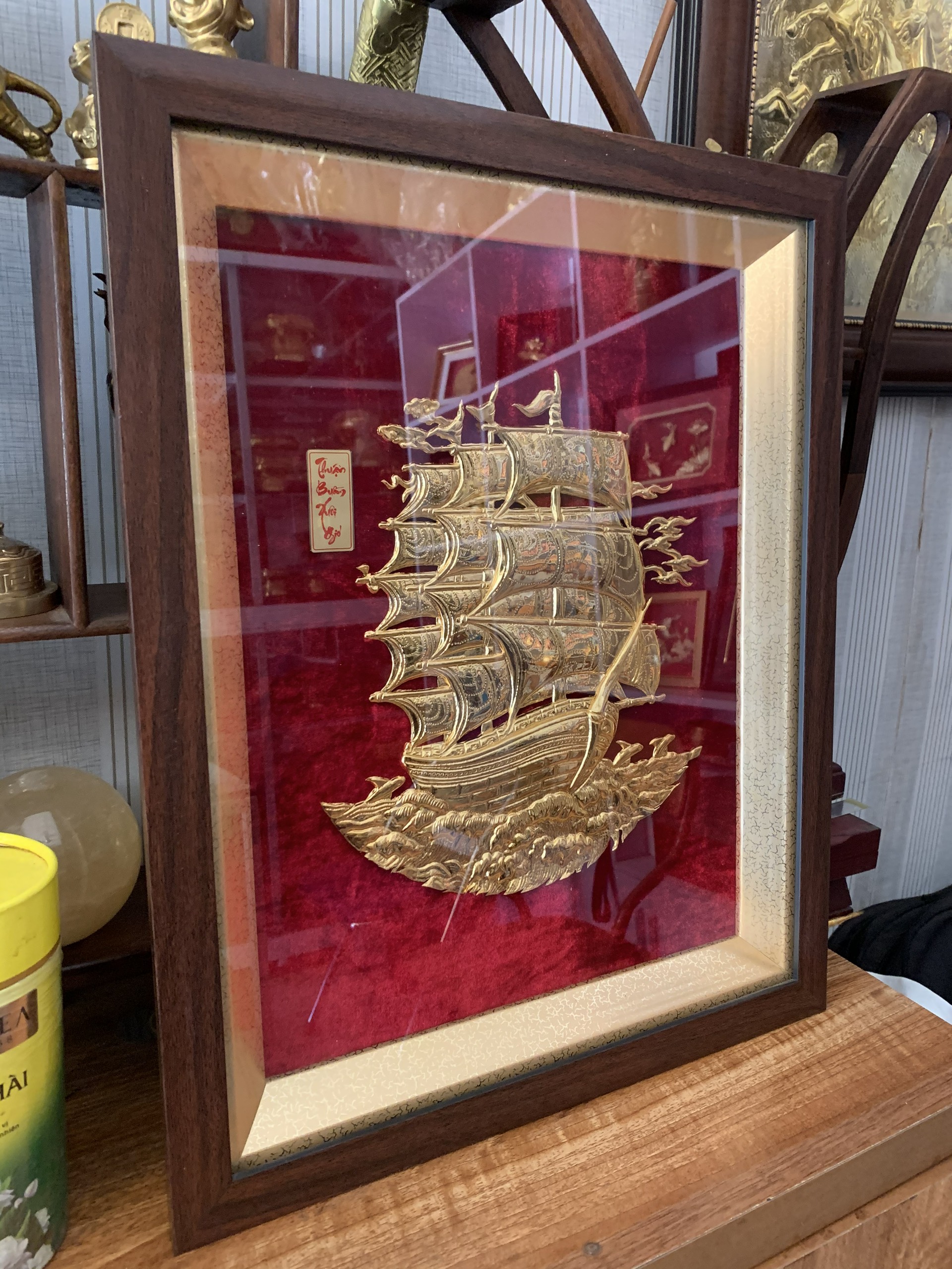 Tranh quà tặng thuận buồm xuôi gió dát vàng 24k 42 x 42cm
