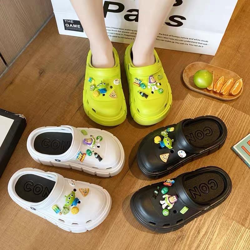 Dép nữ Cross độn đế 6cm siêu nhẹ kèm Sticker dễ thương mẫu mới nhất 2022 hot trend - dép sục nữ hot trend 2022