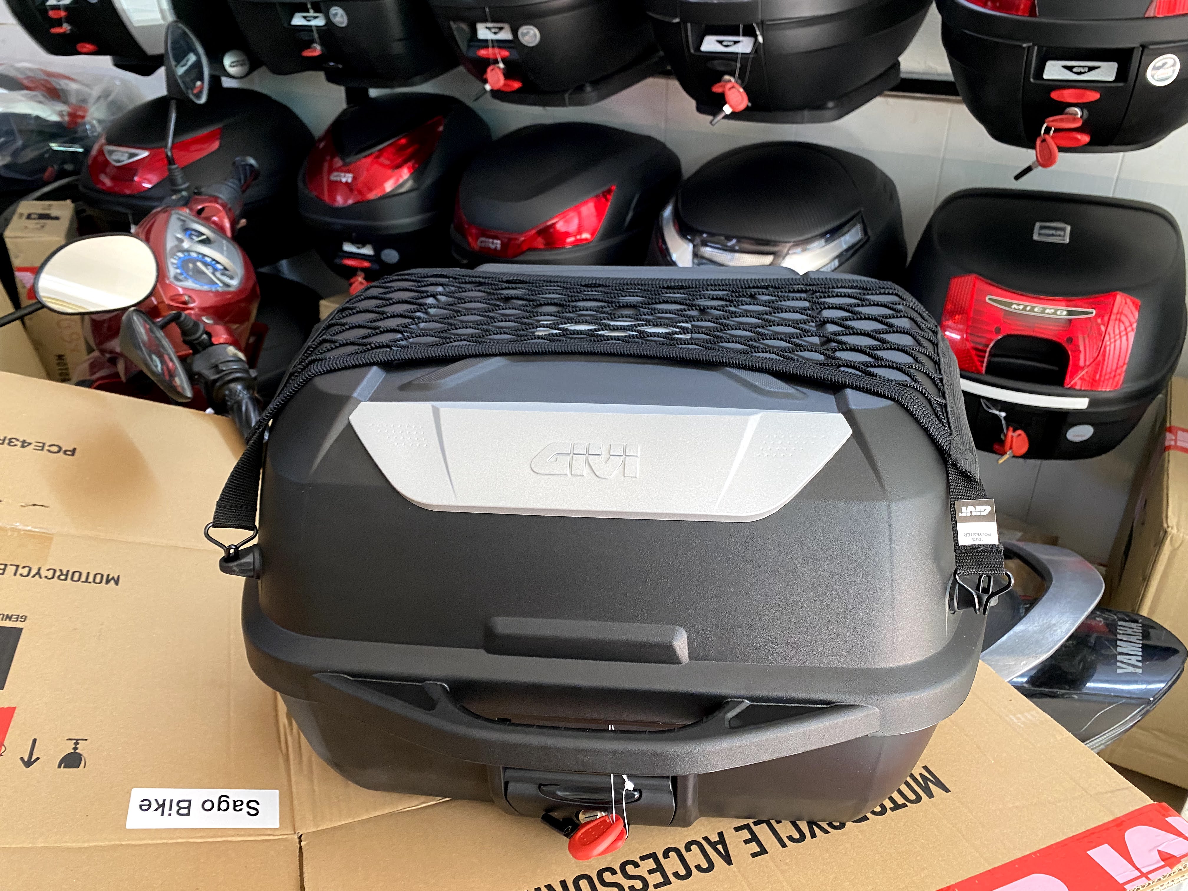 Thùng Givi E43NTL_ADV, thùng đủ phụ kiện (đế, lưới ràng, nút ràng, tựa lưng, đệm chống xốc)