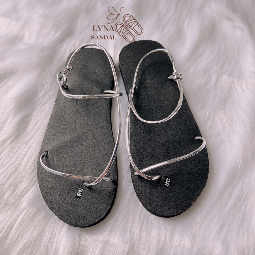 Dép sandal Nữ quai da mềm Đế bệt Cao Su ôm chân LYNA Sandal mã SD42