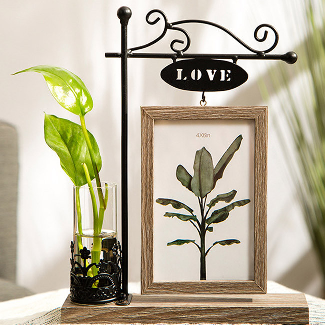 Khung ảnh gỗ kèm lọ hoa
