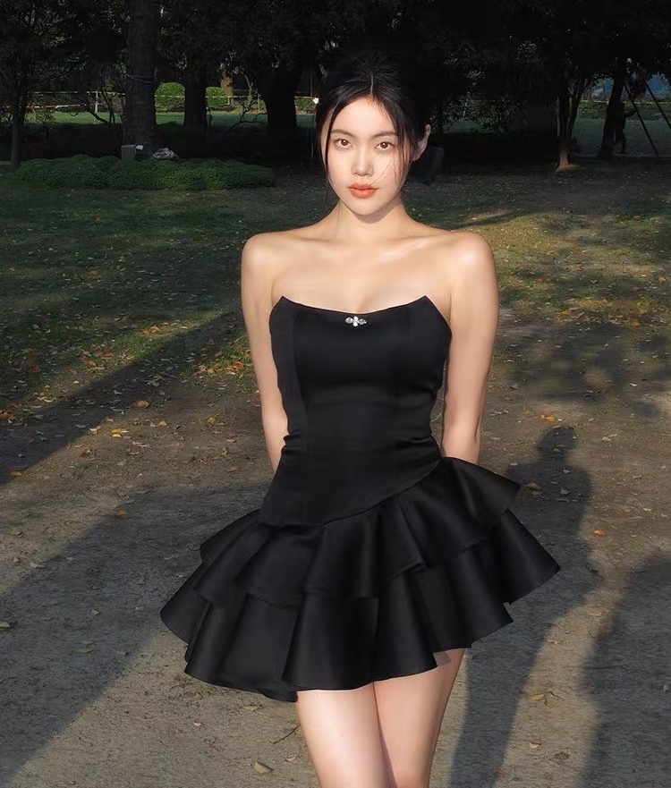 ĐẦM ỐNG NGẮN XÒE ÔM BODY ĐI TIỆC ĐEN TRƠN XẾP LY TẦNG BÈO DẠO PHỐ ĐI CHƠI ĐI BIỂN