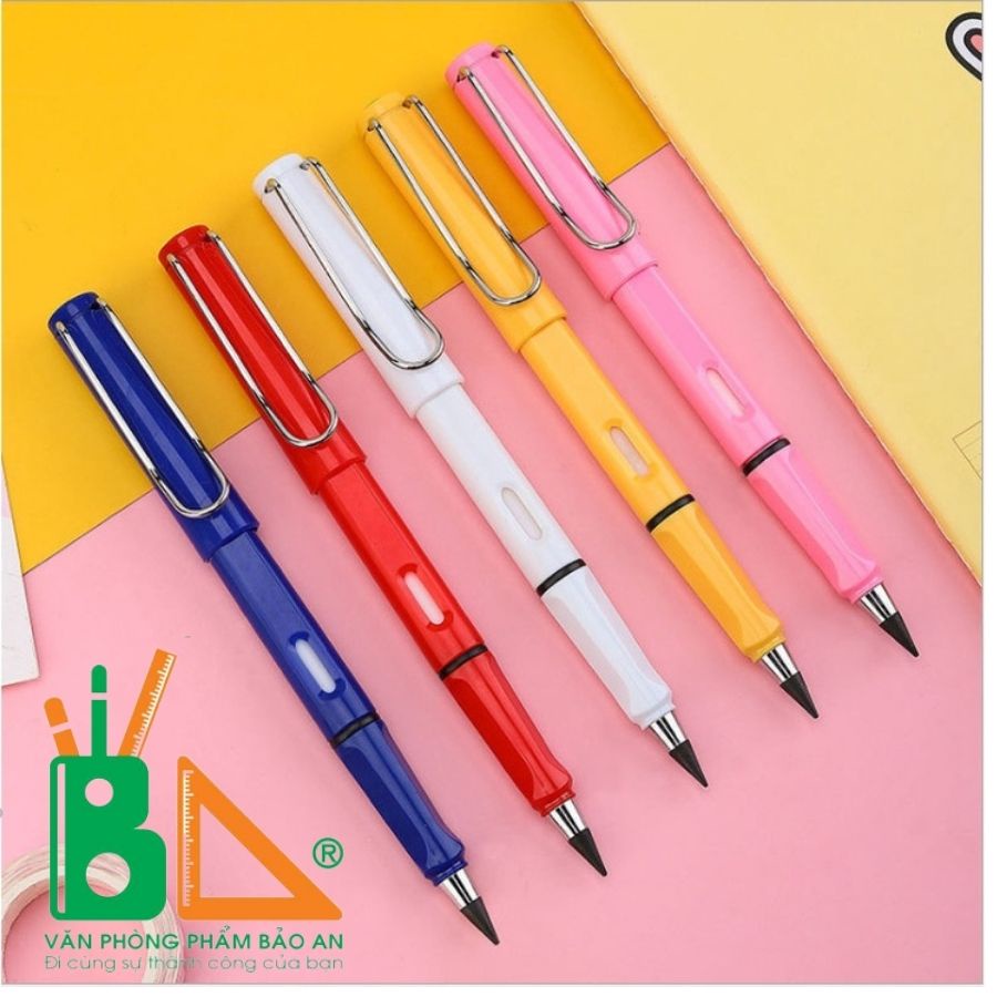 Bút Chì Vĩnh Cửu Cho Bé sử dụng ngòi hợp kim đặc biệt, không cần gọt, không mòn ngòi kim loại cọ xát và oxy hóa với giấy, thiết kế thông minh tay cầm lõm để cầm chắc bút