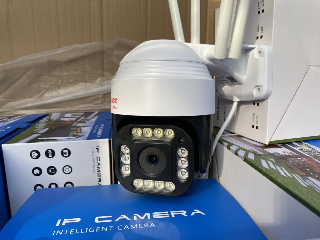 Camera Yoosee PTZ 14 Led 4 Râu-3.0Mpx- Xoay 360 độ-Ban đêm có màu- Chống nước -Hàng Nhập Khẩu