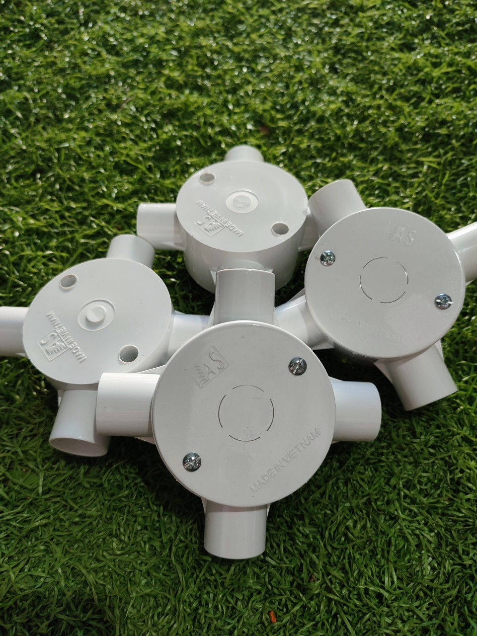 HỘP CHIA 4 NGÃ ỐNG ĐIỆN