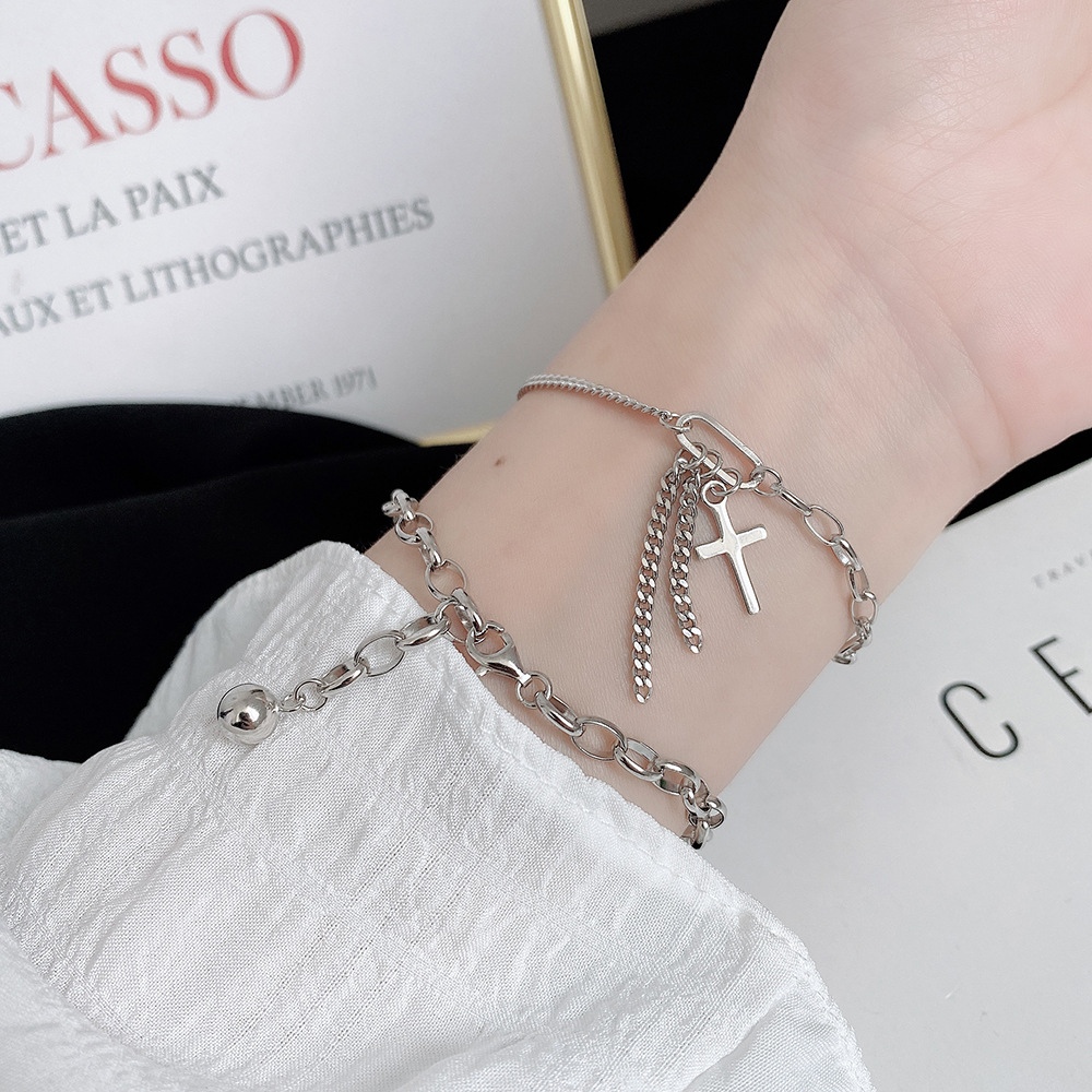 Set 2 vòng tay lắc tay titan thời trang cá tính