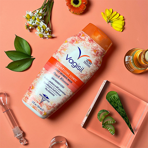 Dung dịch vệ sinh phụ nữ Vagisil Scentsitive Scents Daily Intimate Wash (240ml/354ml)- Hàng chính hãng
