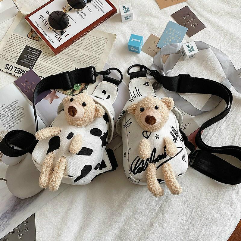 Túi Đeo Chéo Tặng Kèm Gấu Bông Hot Trend Cực Xinh