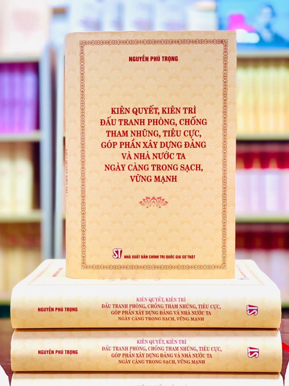 Sách - Kiên quyết kiên trì đấu tranh phòng chống tham nhũng tiêu cực góp phần xây dựng Đảng và Nhà nước ta ngày...