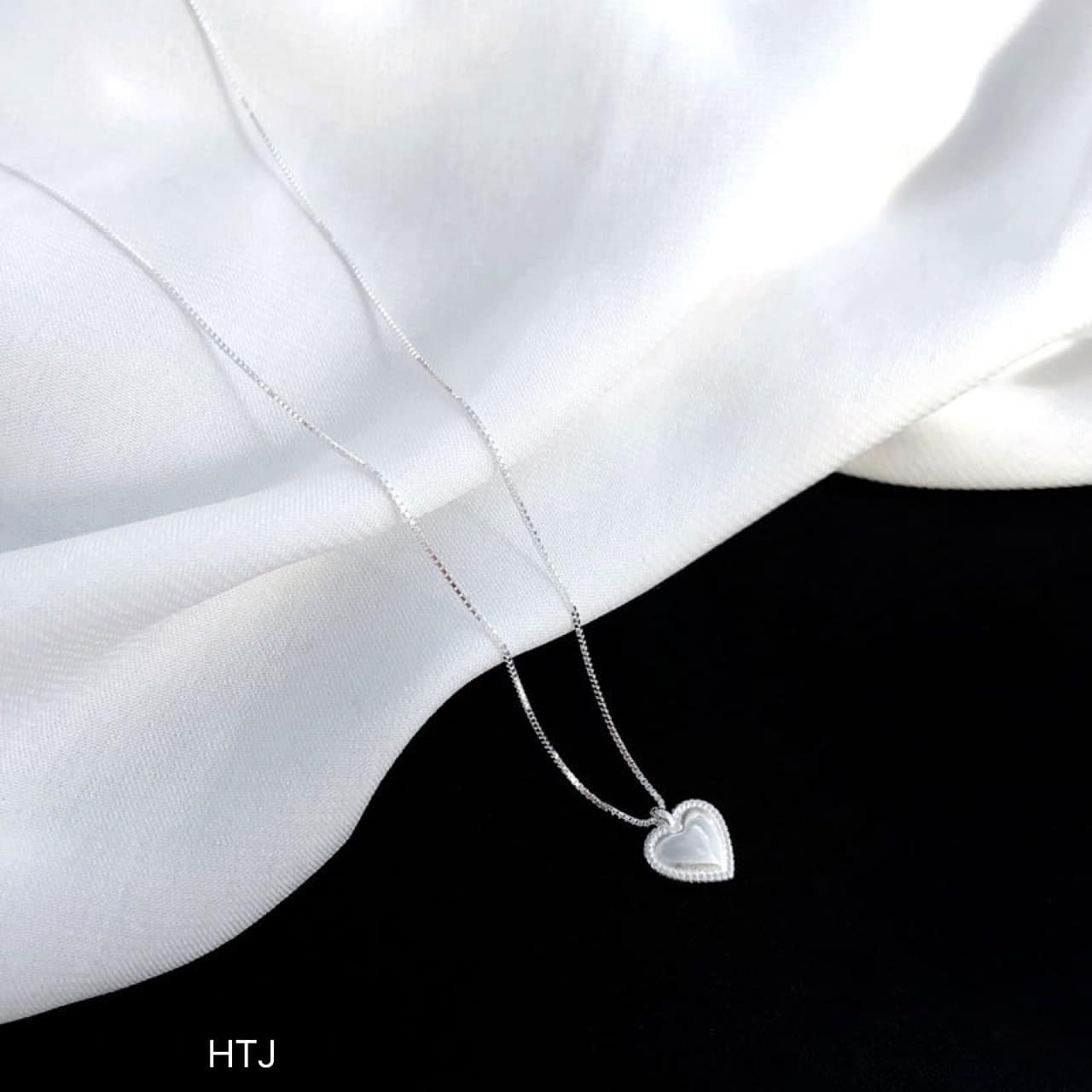Dây chuyền nữ mặt trái tim chất liệu bằng bạc MS070