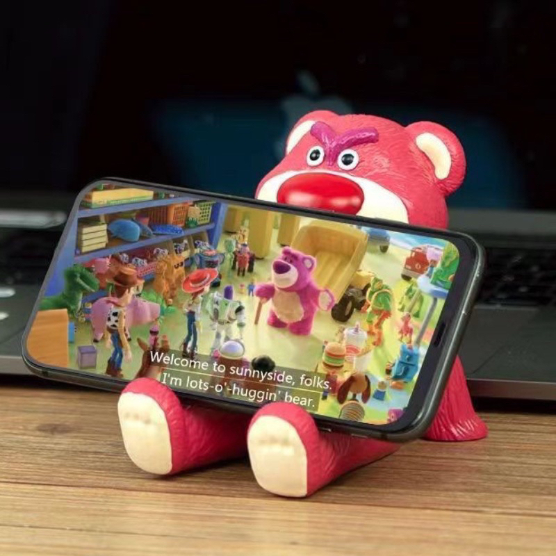 Giá đỡ kệ đỡ điện thoại, máy tính bảng gấu dâu Lotso cute đáng yêu trang trí bàn học, ô tô