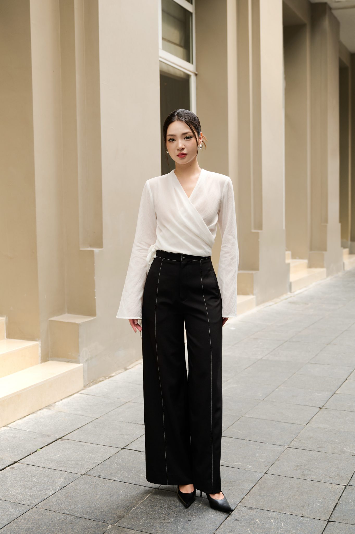 Áo sơ mi kiểu chất tơ, hai vạt thắt tự do Ellie thiết kế cao cấp WHITE CHIC