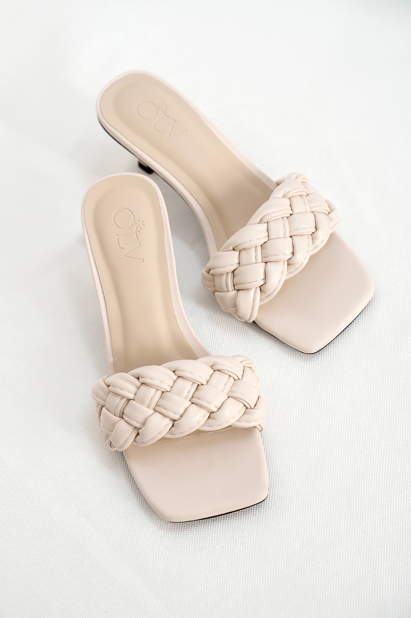 OLV - Giày Beige Braided Heels