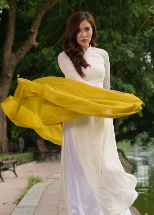 Khăn Choàng Thời Trang SenSilk Vàng 100% Lụa Tơ Tằm - Handmade Silk Gift