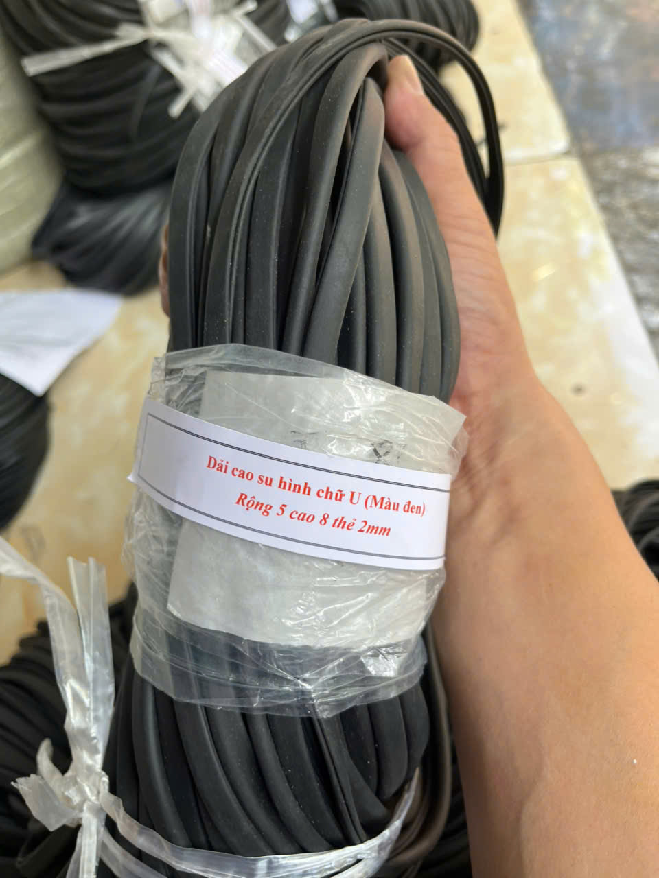 Dải cao su hình chữ U