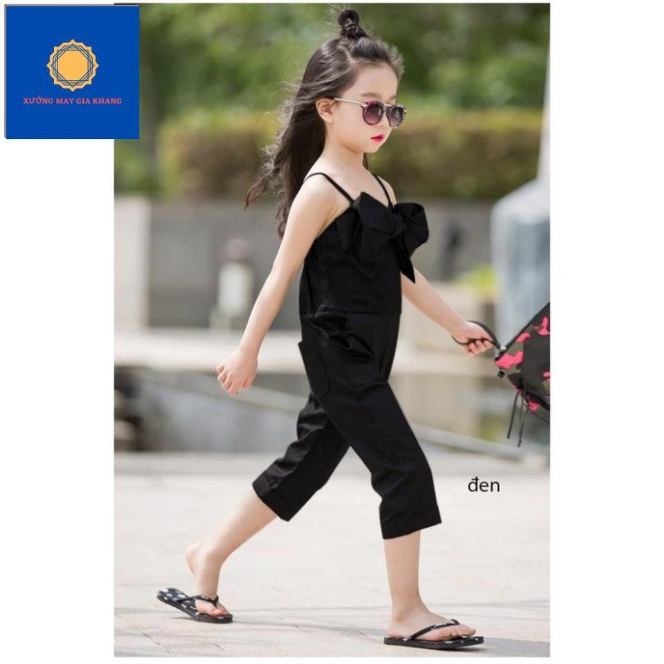 Jumsuit bé gái sành điệu, với chiếc nơ to được đính trước ngực lạ mắt - Xưởng may - Gia Khang.